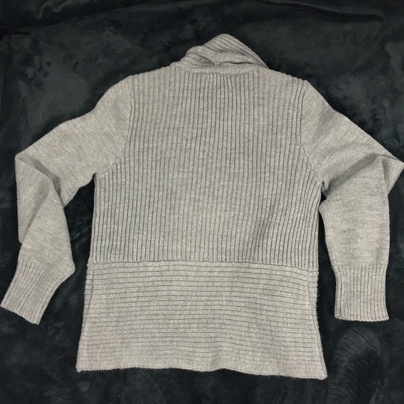 Sweater - Picture 3 of 5